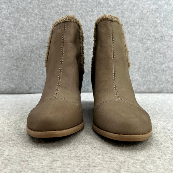 TOMS Everly Leather Chelsea Boot - Taupe Gray - Women size 6.5 *Barely Worn - Picture 4 of 10